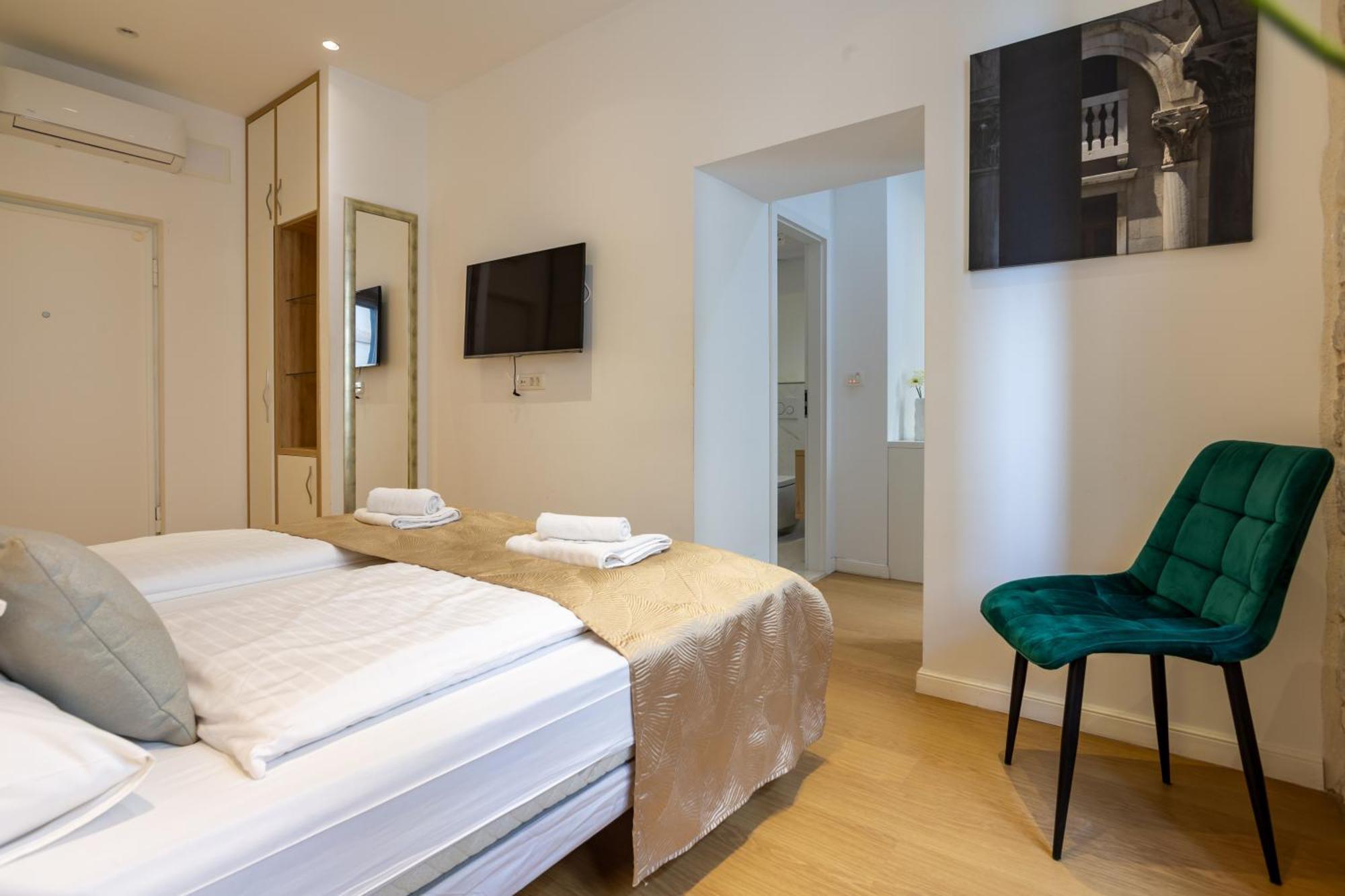 Apartments & Rooms Graso Split Bilik gambar